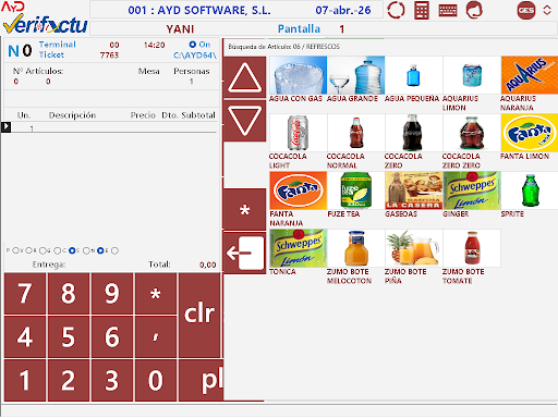 Teclado táctil visual con botones fotográficos de productos frescos y artículos perecederos en el software para supermercados